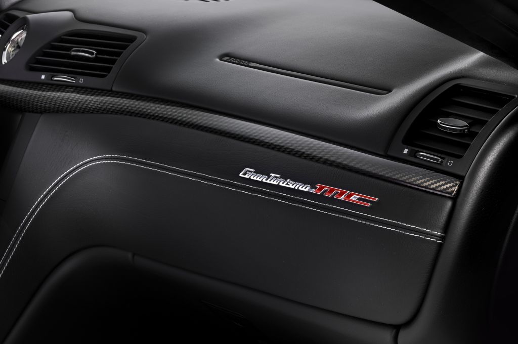 2014-Maserati-GranTurismo-MC-Centennial-Edition-coupe-interior-passenger-dash